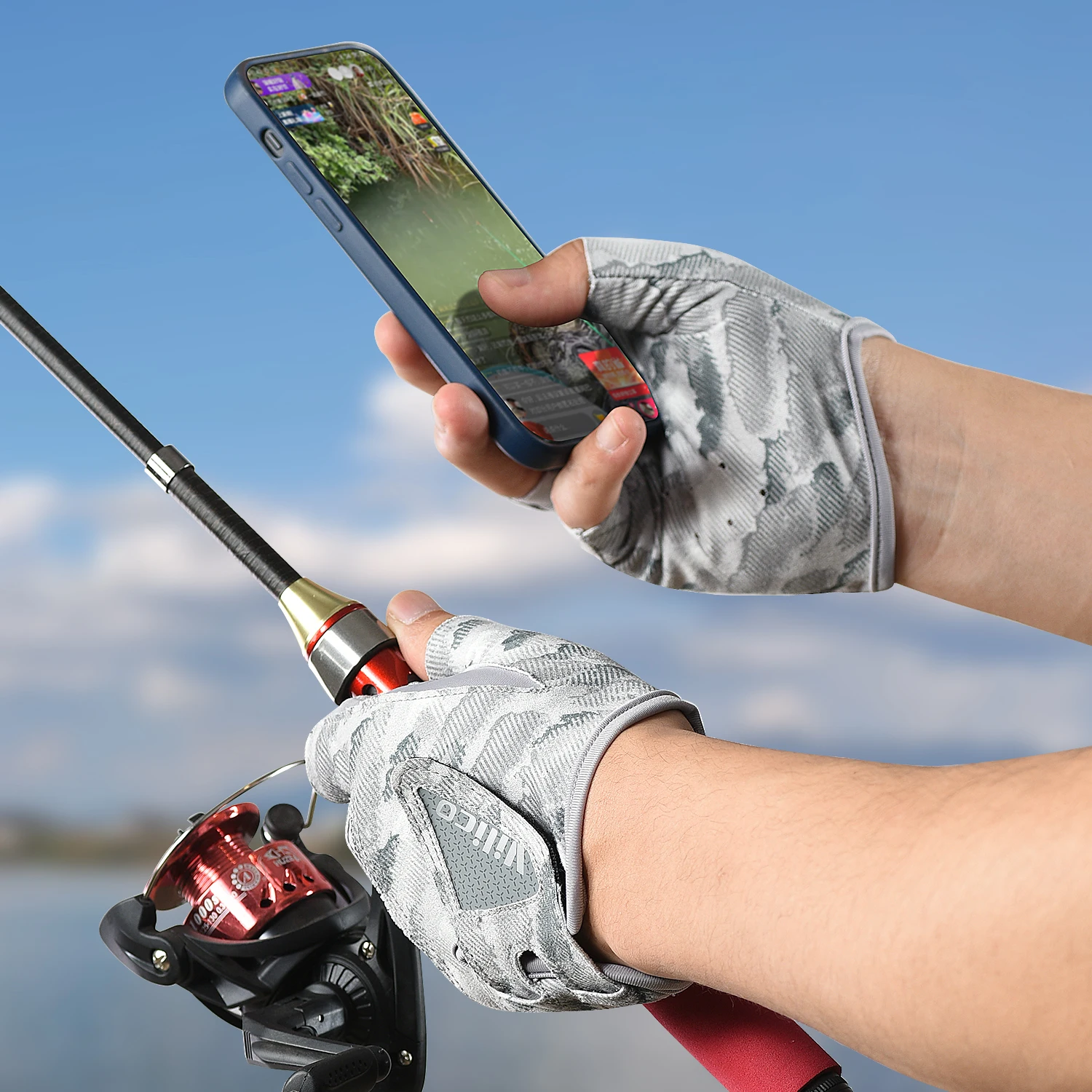 Fingerless Fishing Gloves are designed for Men and Women Fishing, Boating, Kayaking, Hiking, Running, Cycling Gloves