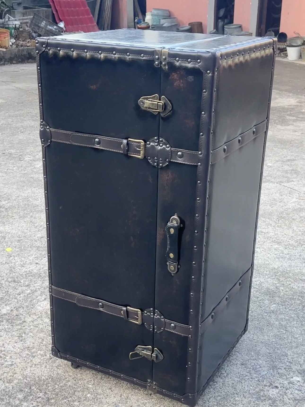 Foreign trade original order new super cool creative retro wood antique leather furniture treasure antique box modeling