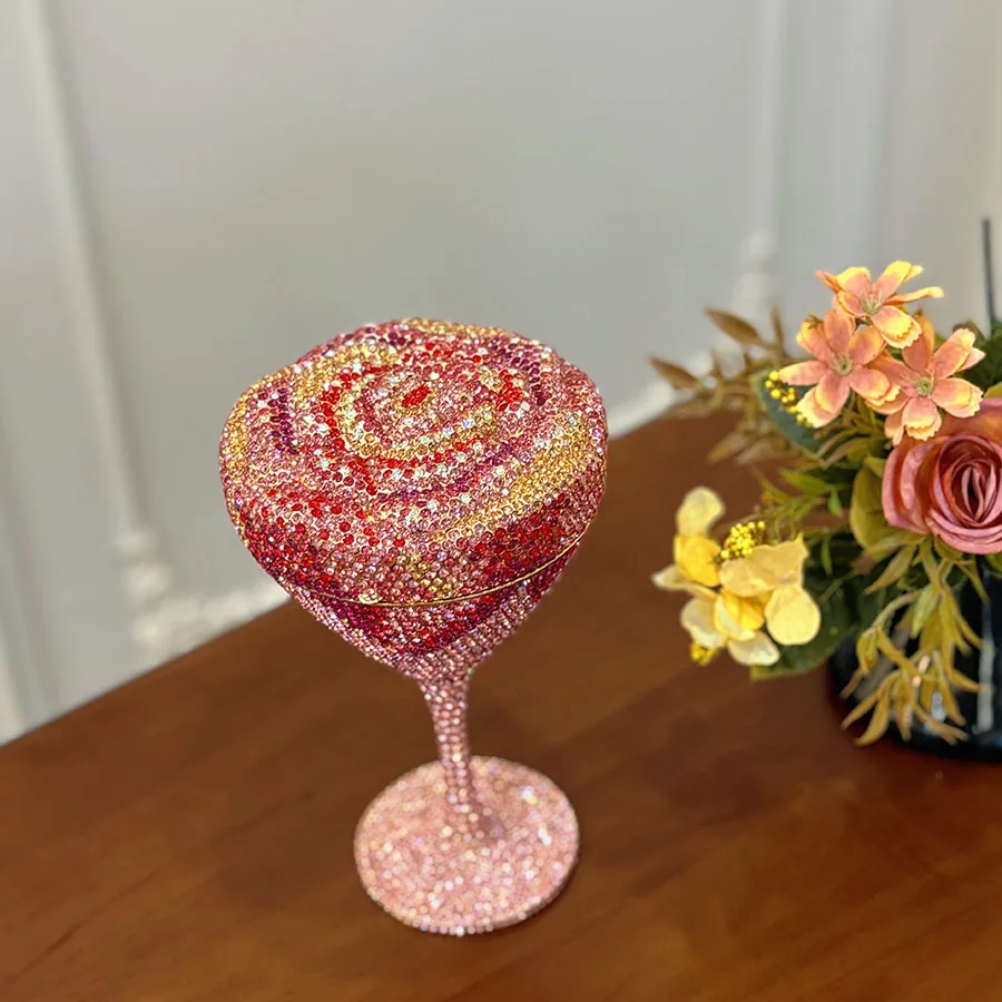 

Niche design love goblet full of diamonds dinner bag gradual change pink diamond exquisite shine light luxury hand messenger bag
