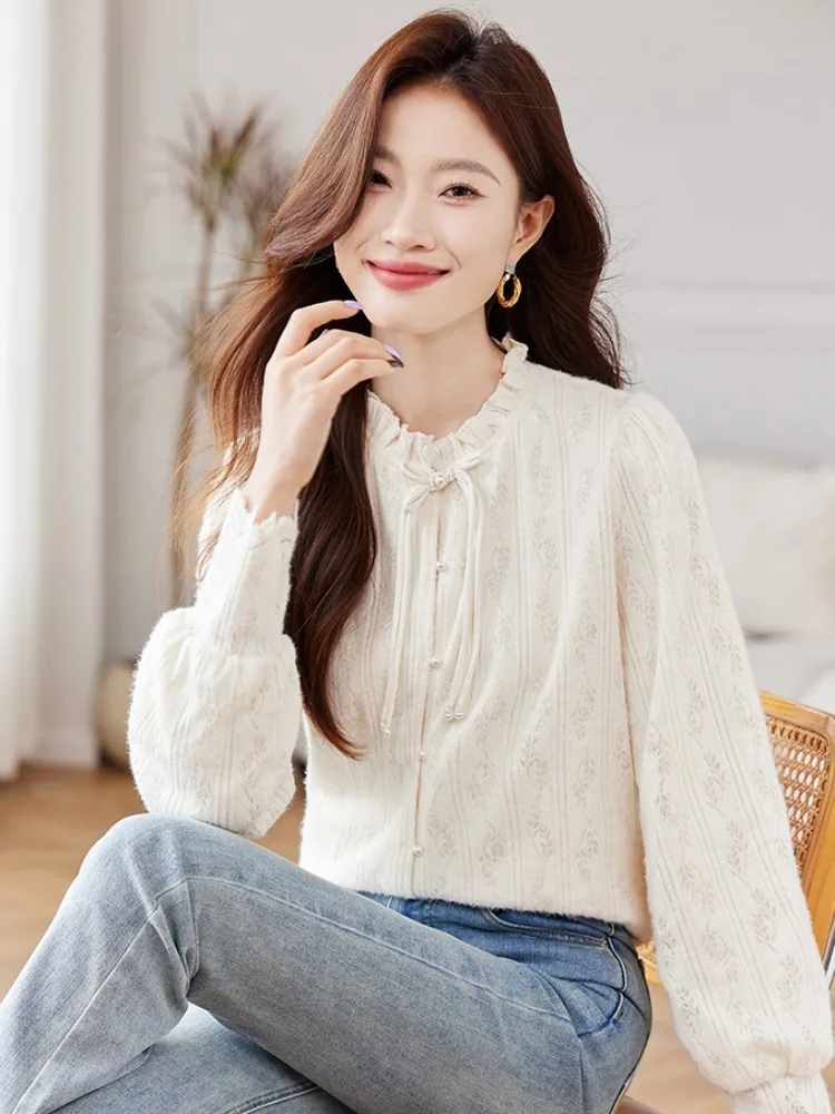 

Ele Chinese Sle Lace irt Women's Faion Autumn Winter Embroidered Button Base Layer Long Sve Commute Wind irt