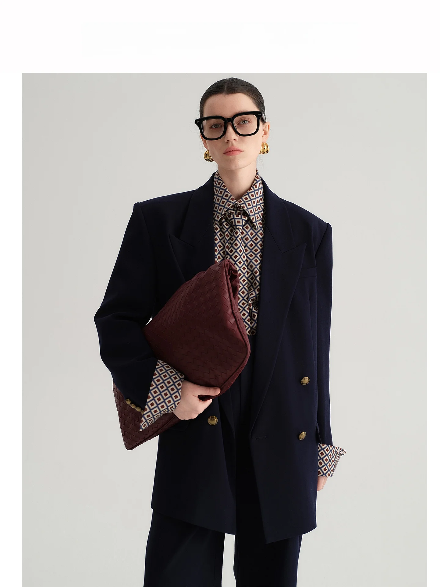 

Audrey Wang Retro Loose Women's Suit Jaet in Royal Blue for Commuting And Daily Wear with Classic Double Breasts And Long S...