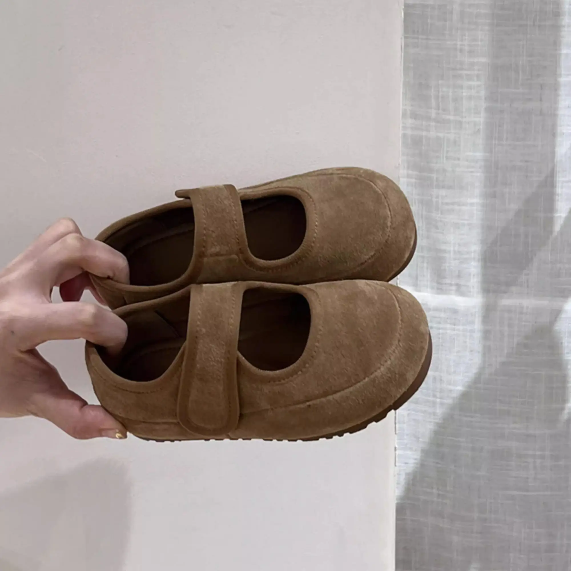 

Новая весенне-осенняя модная удобная повседневная прогулочная обувь на мягкой подошве для девочек, легкая детская обувь для малышей