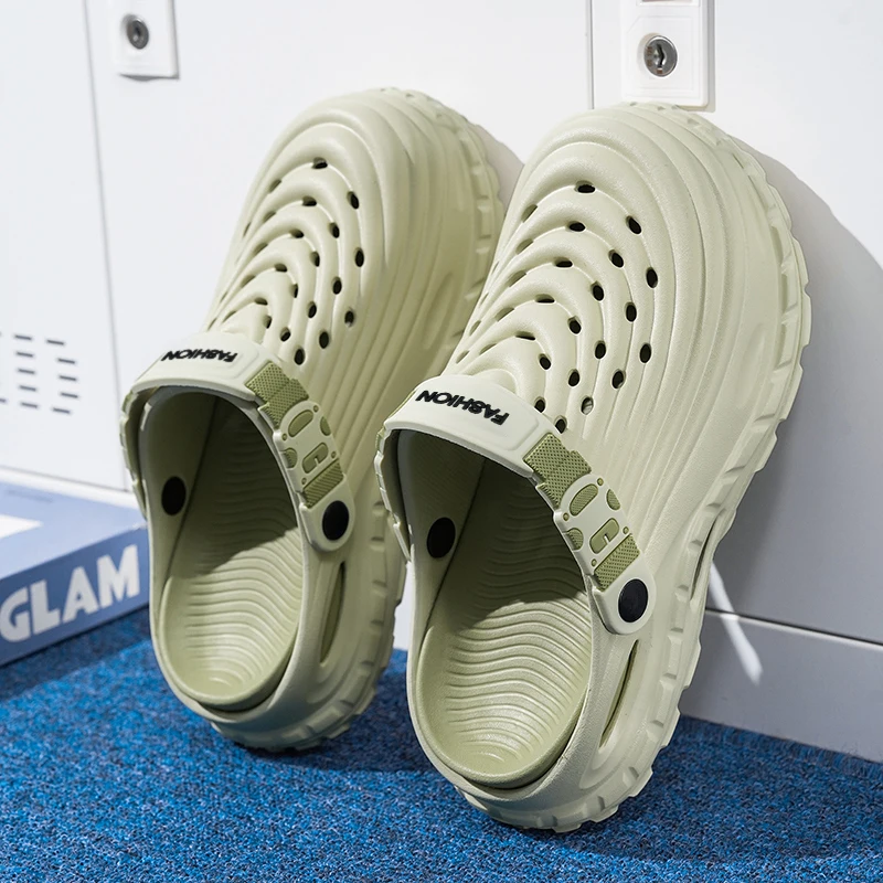 Summer Men's Wave-Shaped Sports Beach Shoes, with Multiple Circular Breathable Drainage Holes, Long-Lasting Cushioning, Shock Absorption, and Non-Slip Sandals