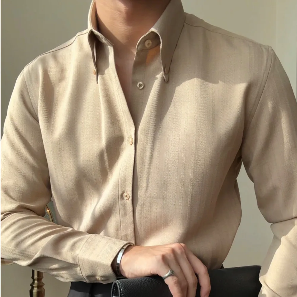 

Новинка 2025 года, вертикальная однотонная рубашка, мужская повседневная уличная рубашка с острым воротником на пуговицах, Camisas Para Hombre, деловая рубашка для мужчин