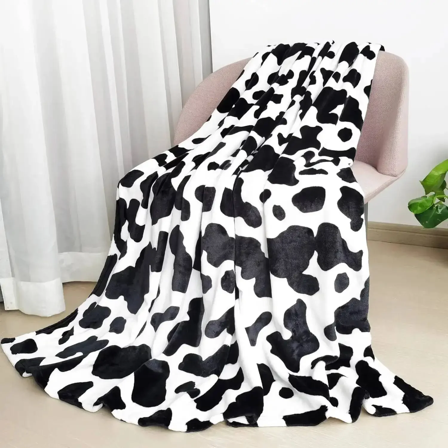 Fluffy Black and White Cow Print Throw Blanket Cozy Plush Throw for Sofa Bedding Decor