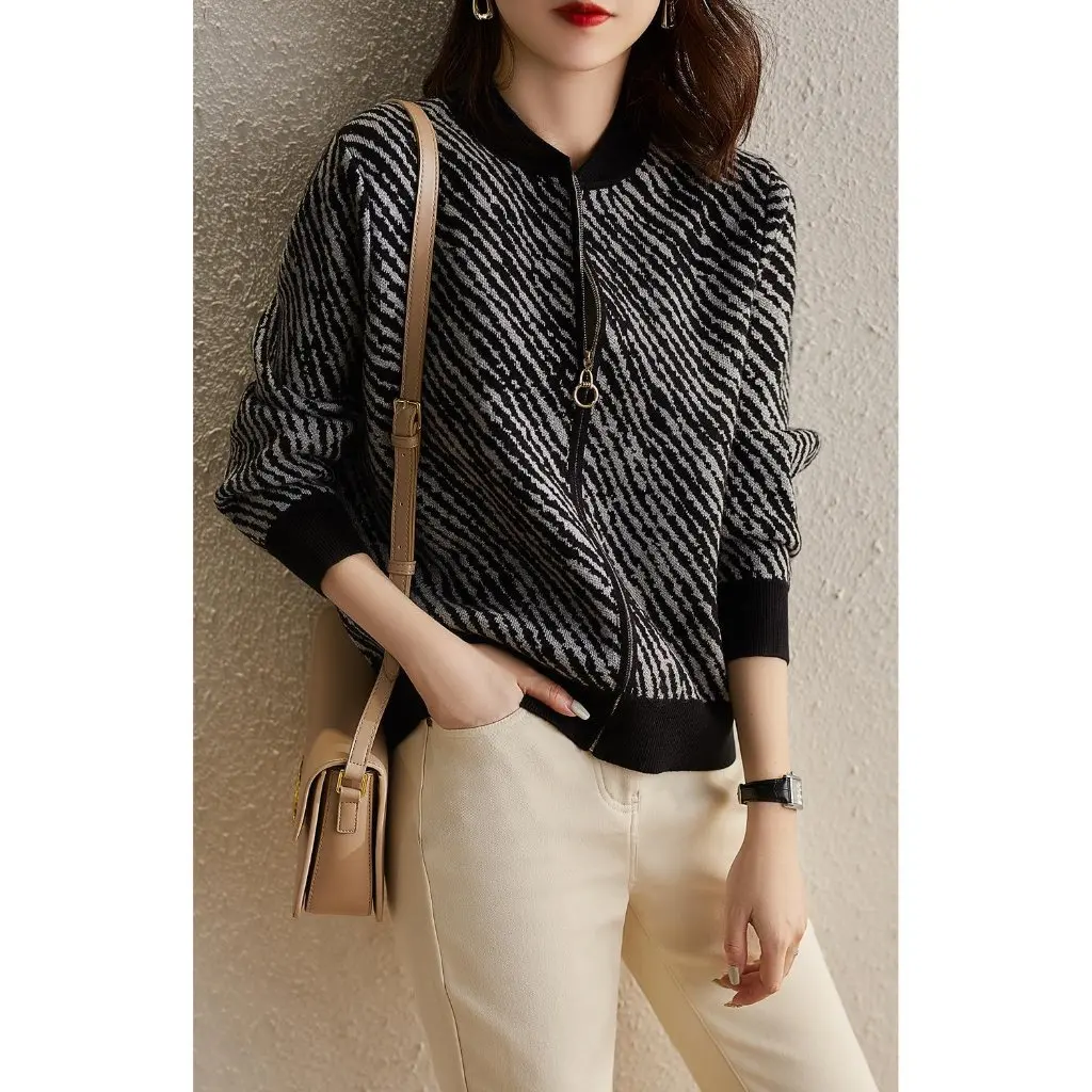 

Women's Knitted Cardigan Jacket Big Animal Pattern Yarn Strength Zipper Closure Elzy45983 Fashionable Outerwear