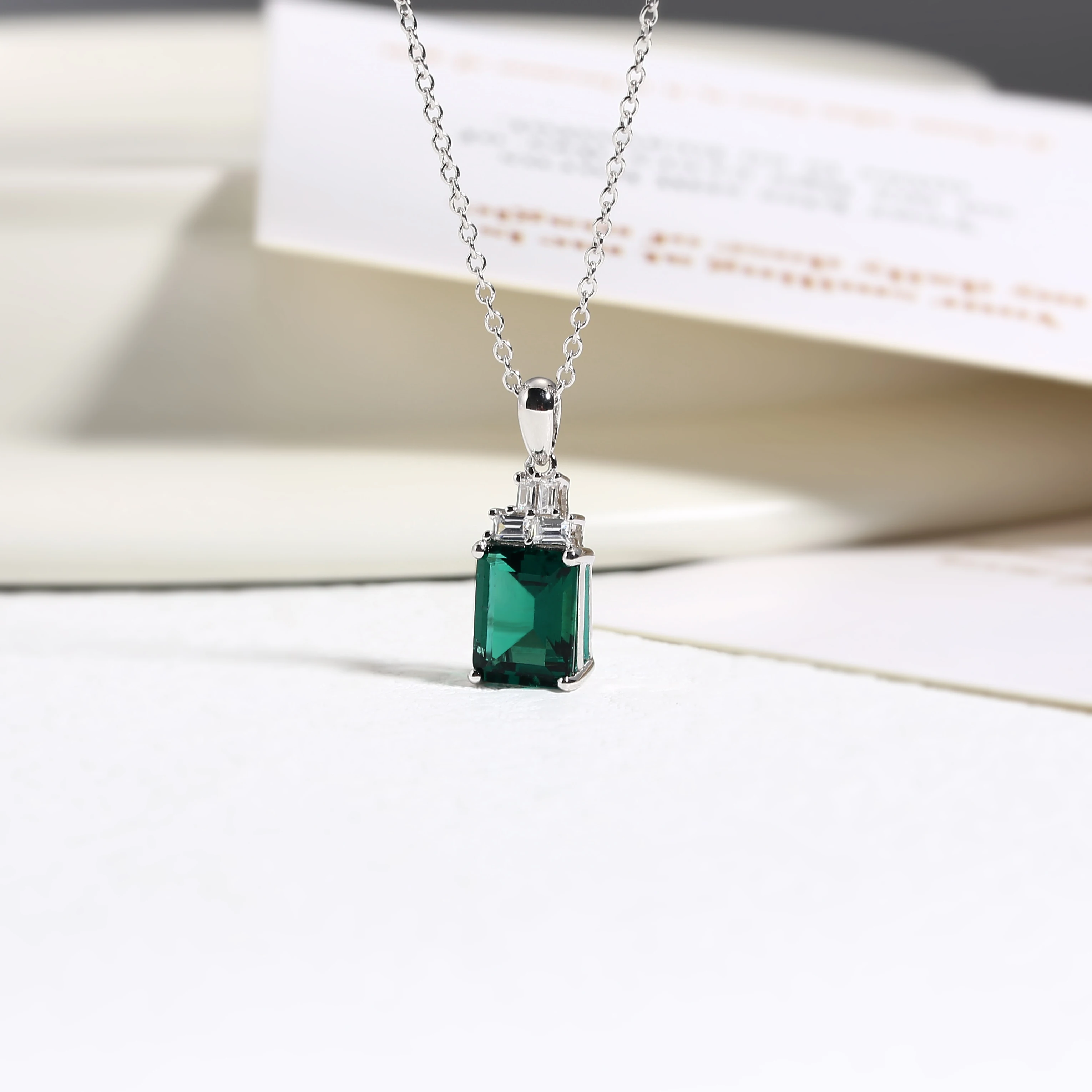 ATTAGEMS Classic 3.6ct Emerald Green S925 Sterling Silver Pendant Necklace With Chain For Women Fine Jewelry Wedding Party Gift