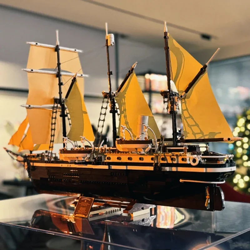 

Stock 3011pcs compatibl The Endurance Explorer Ship MOC Building Blocks DIY Assemble Toys Gift for Kids Birthday Gifts
