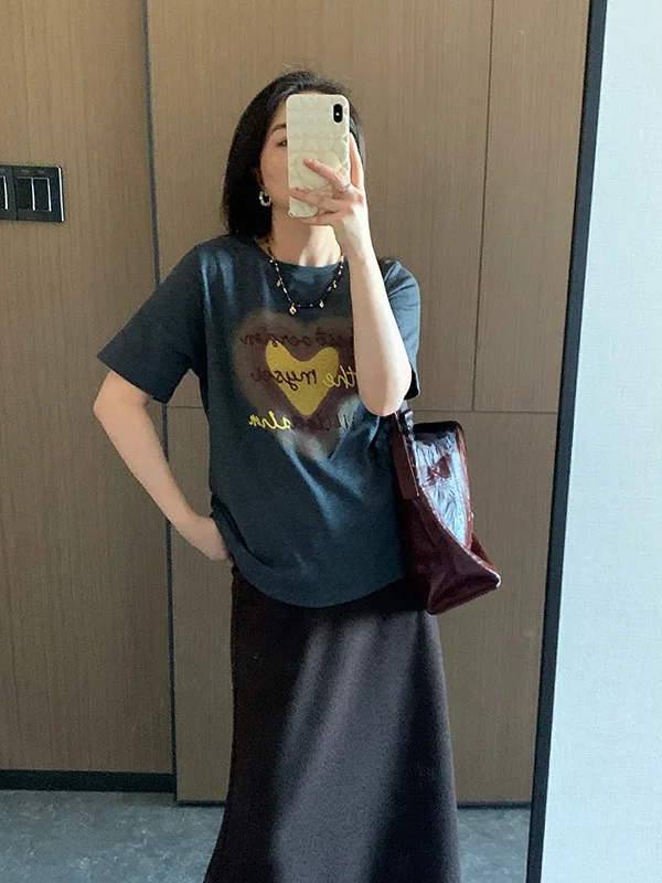 

Новая женская футболка оверсайз из полиэстера с принтом в виде сердец, в корейском стиле, для осени и зимы, повседневная, модная, свободного прямого кроя.