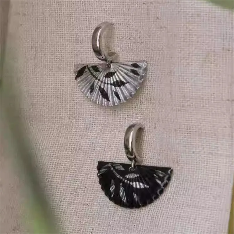 Exquisite Enamel Painting Bamboo Shadow Black and White Traditional Colors New Chinese Minimalist Fan-shaped Earrings Ear Clips