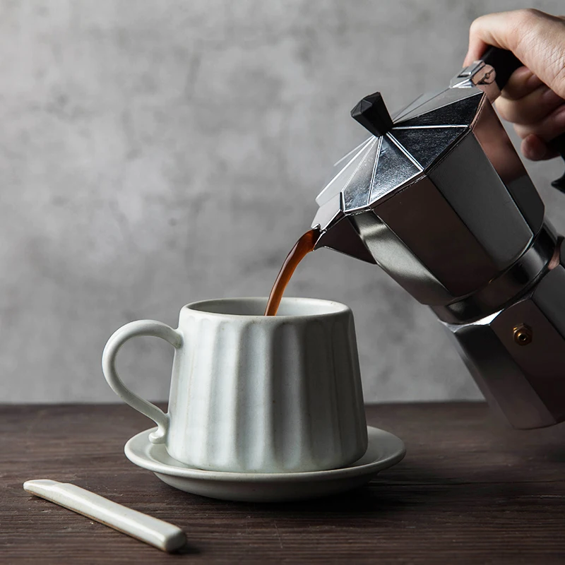 tazza-da-caffe-artigianale-creativa-con-piattino-set-coordinato-per-coppie-in-stile-vintage-europeo-utensili-in-ceramica-per-preparazione-del-caffe