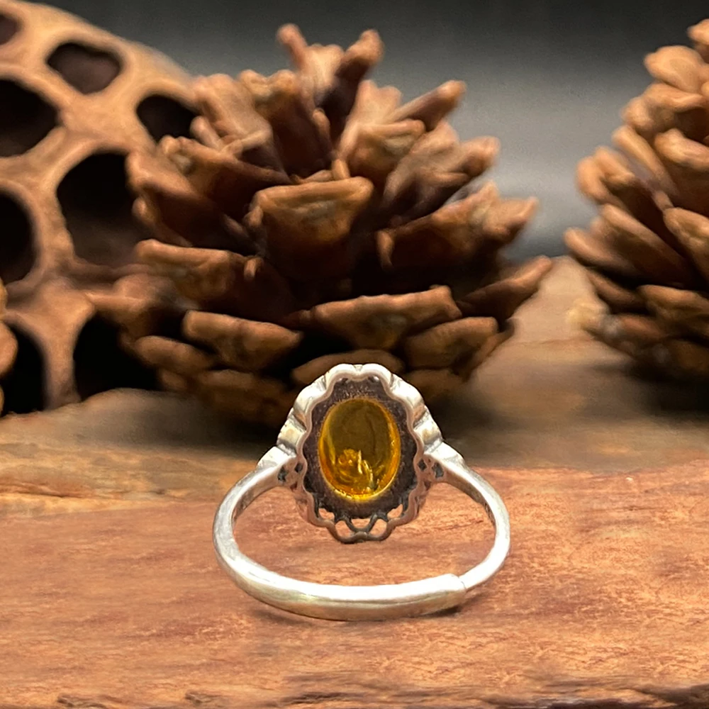 Vintage S925 Sterling Silver Ring Exquisite Hollow Lace Design Amber‑Tone Inlay Handmade Retro Jewelry for Women Elegant Daily P