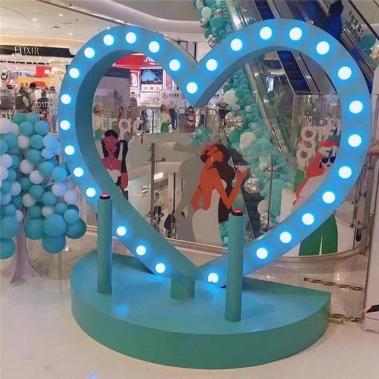 Internet celebrities holding hands interactive confession light intelligent touch sensing love flashing 3D cubic light drainage