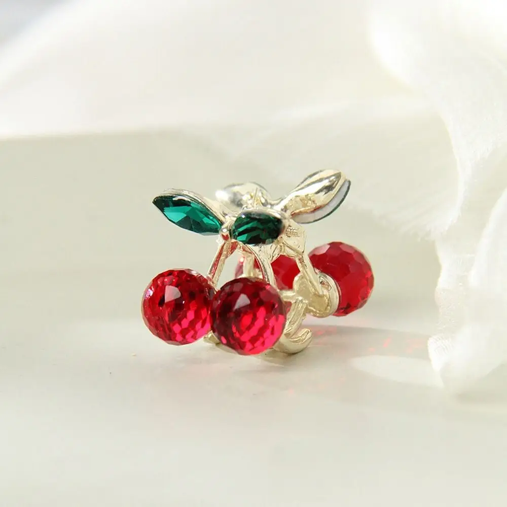 Semplici artigli per capelli piccoli con diamanti carini Mini copricapo rosso stile coreano con strass Forcina per capelli con ciliegia Accessori per capelli femminili