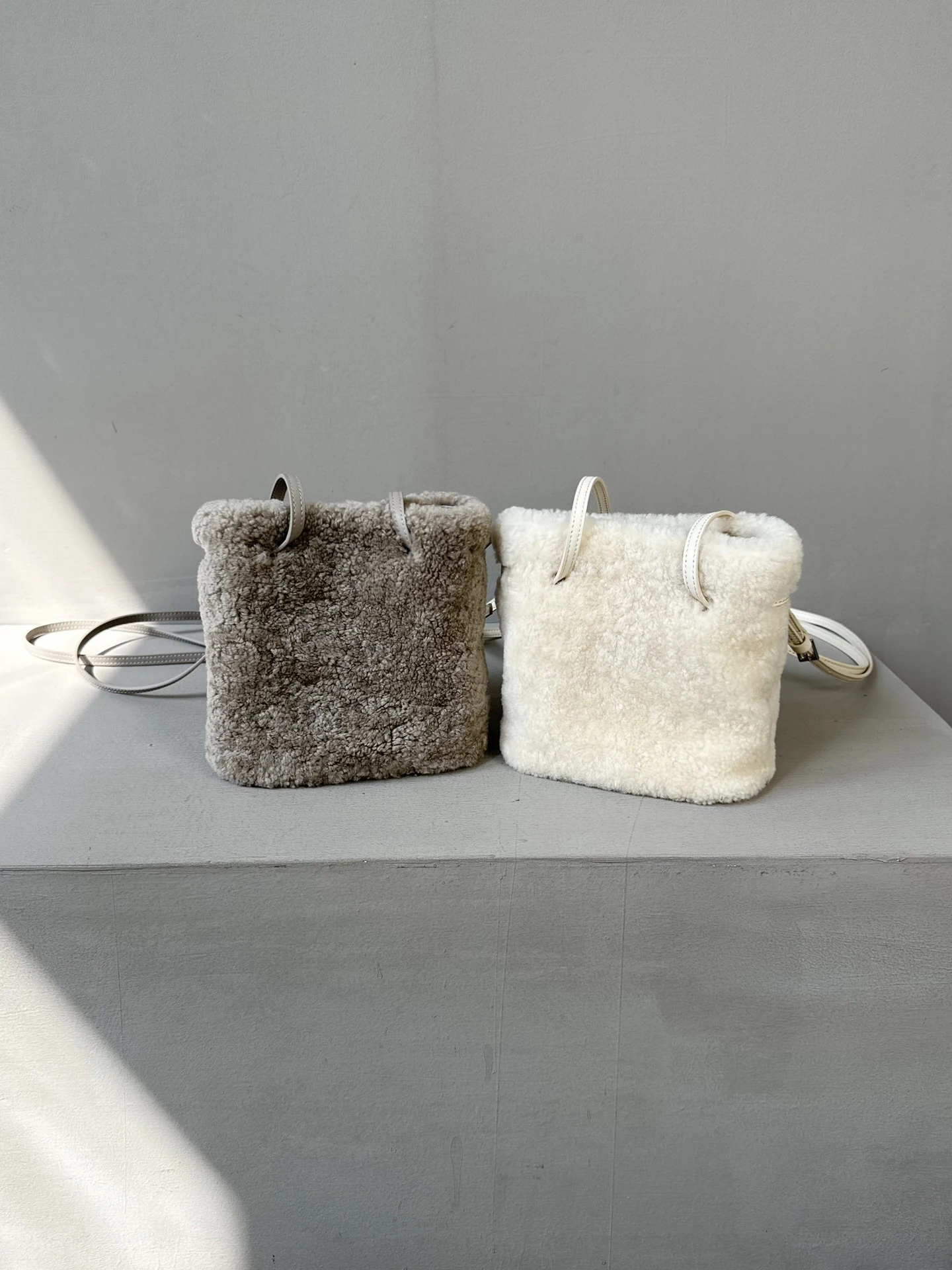 

Сумка-ведро из меха ягненка, сумка через плечо на одно плечо, женская зимняя модная корейская повседневная однотонная сумка