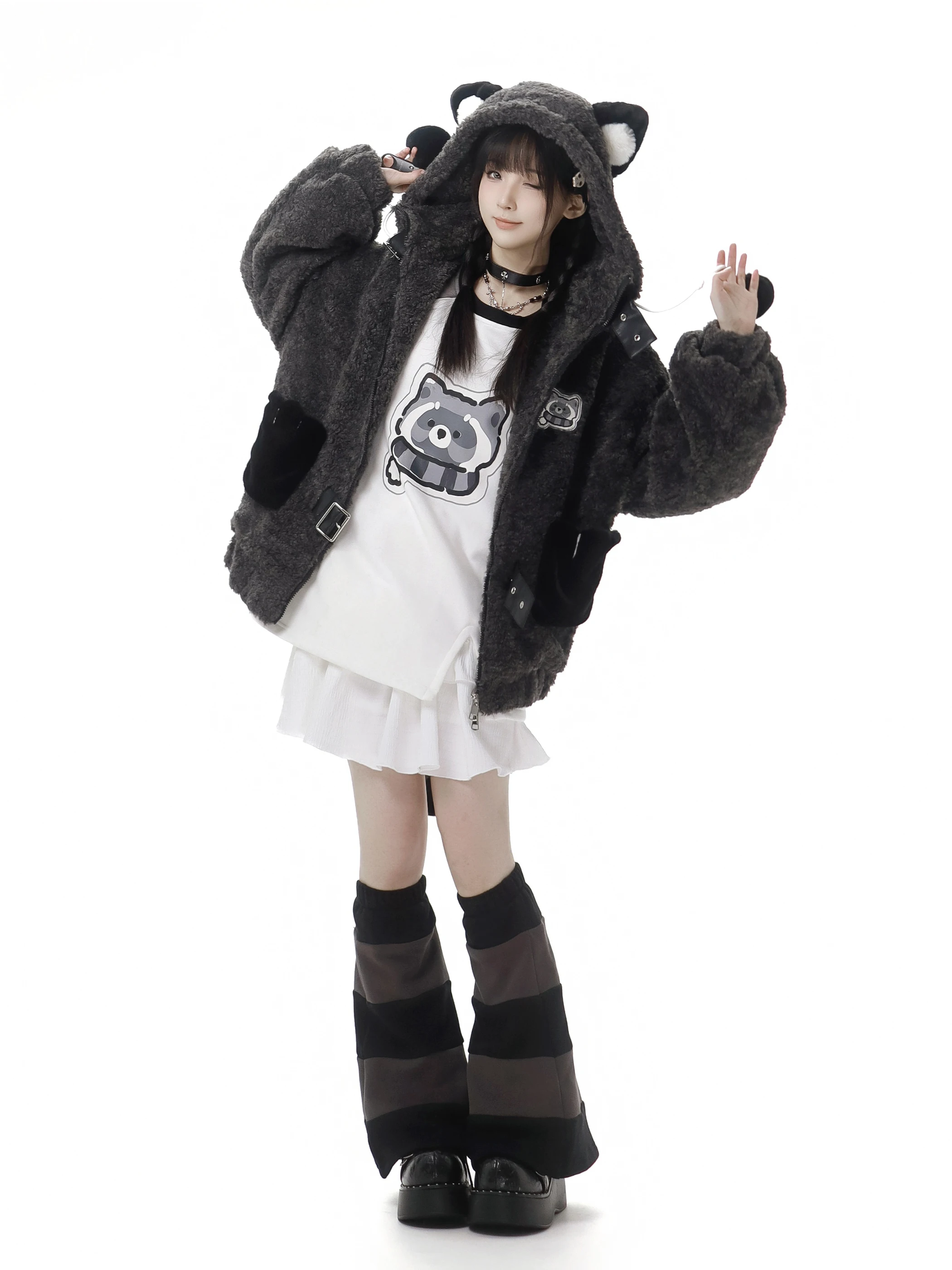 أزياء الشارع الشهير أسلوب فاسق فتاة الأذن مقنعين معاطف الكرتون التطريز الحلو بارد سميكة مجزوز الدافئة سترات سترات النساء الشتاء