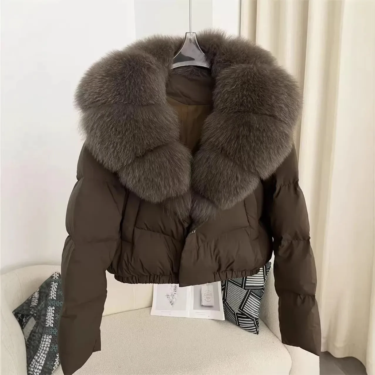 Women's Short Puffer Jacket with Large Faux Fox Fur Collar Thick Warm Down Coat Winter Loose Fit Solid Color Outerwear Fashion
