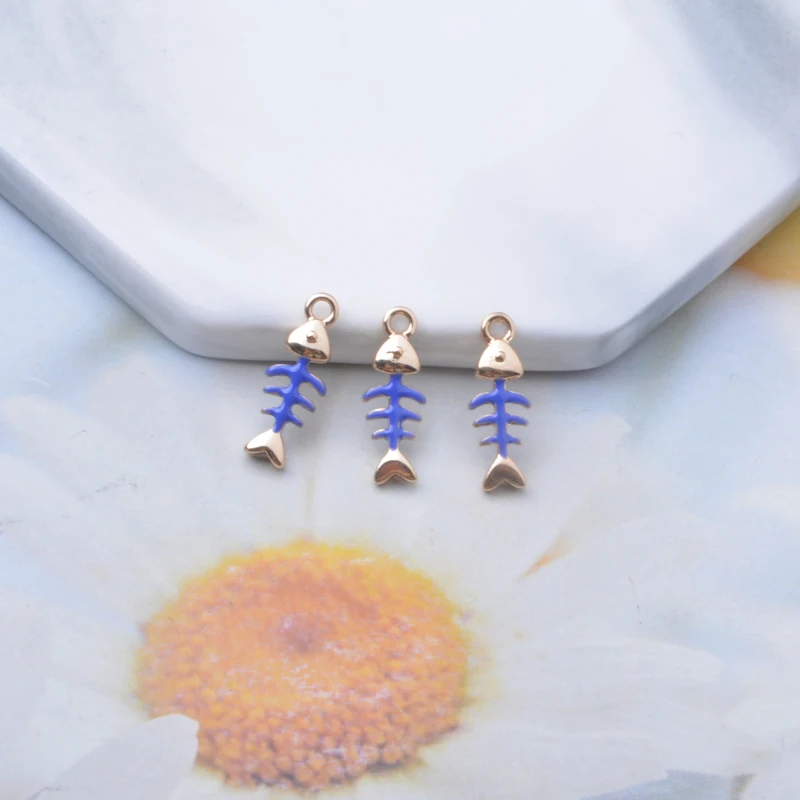 6 stücke Kupfer goldene Emaille Mini Fischgräten Charms zweiseitig tropfenden Öl Anhänger DIY Schmuck Ohrring machen – Detail 5