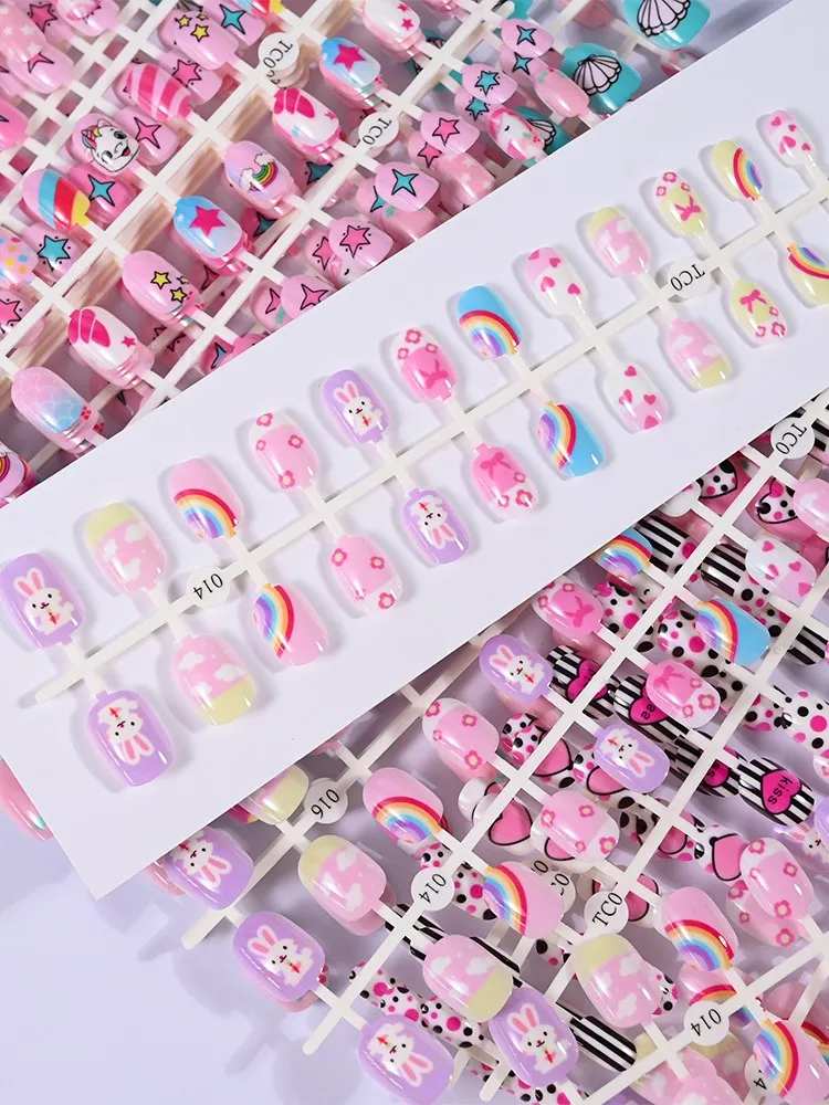 Faux Ongles Courts à Couverture Complète pour Enfant, 24 Pièces/Bande, Dessin Animé, Kawaii, Acrylique, Arc-en-Ciel, Lapin, N64.# 3 *