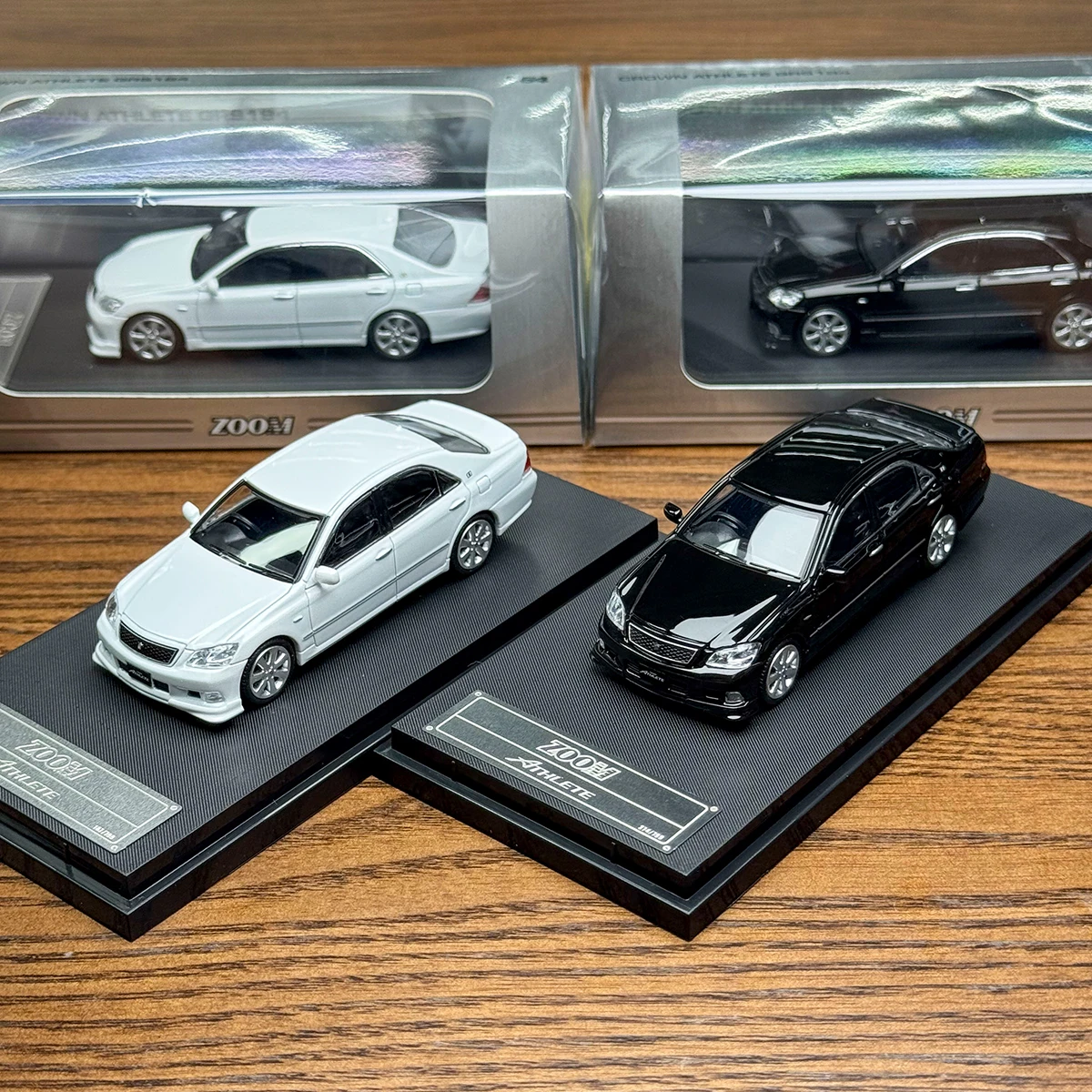 ZOOM 1:64 corona atleta coche de aleación fundido a presión y vehículos de juguete modelo de coche escala en miniatura modelo de coche juguetes para niños