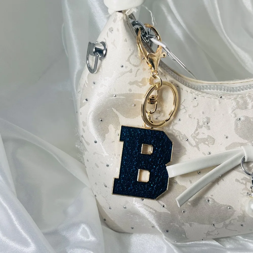 

26 Alphabet Initials Metal DIY Fashion Bag Keyring Pendant Couples Men Keychain Women Decorative Key Chain Ring Accessory Gift