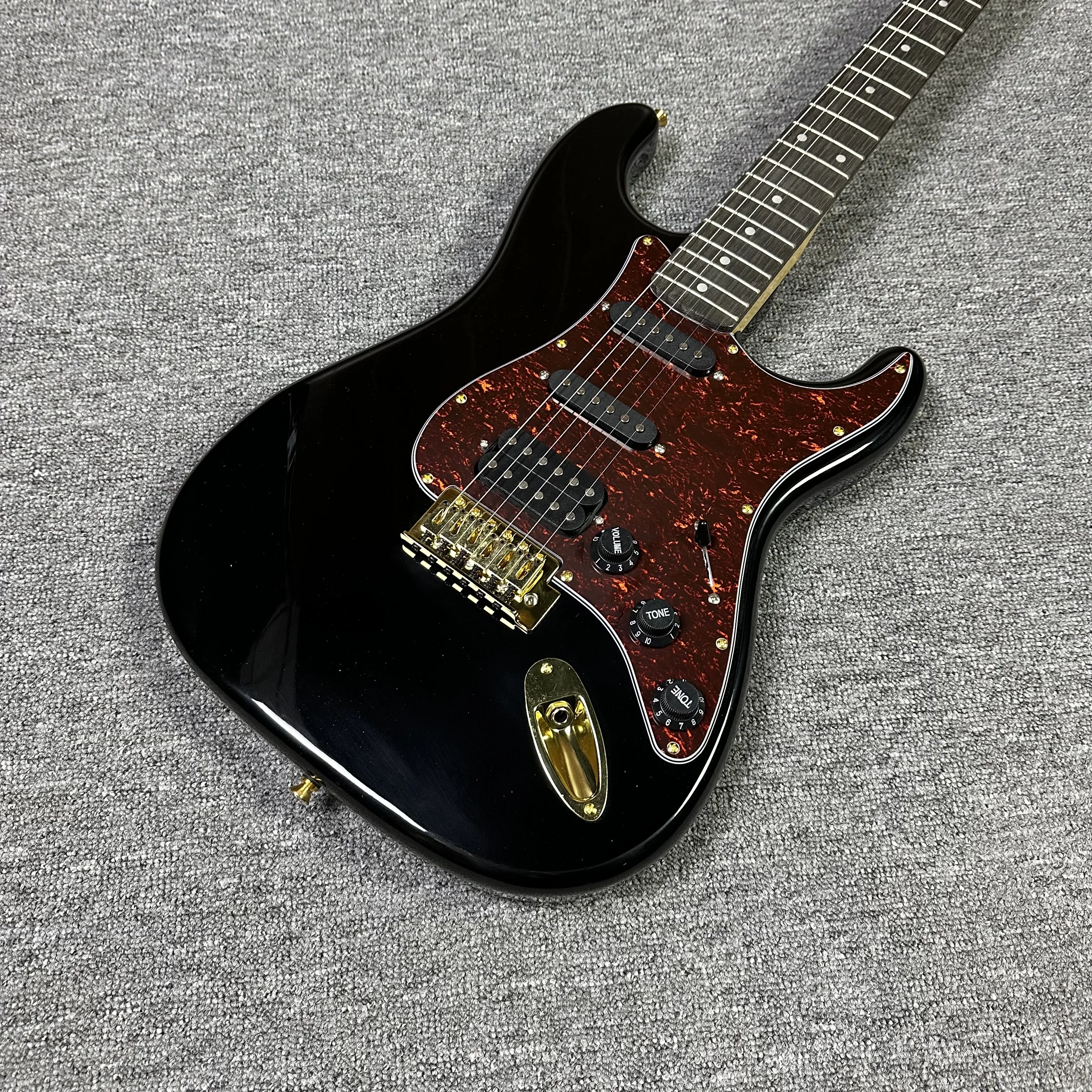 

High Quality Black ST electric guitar, gold accessories, SSH pickups