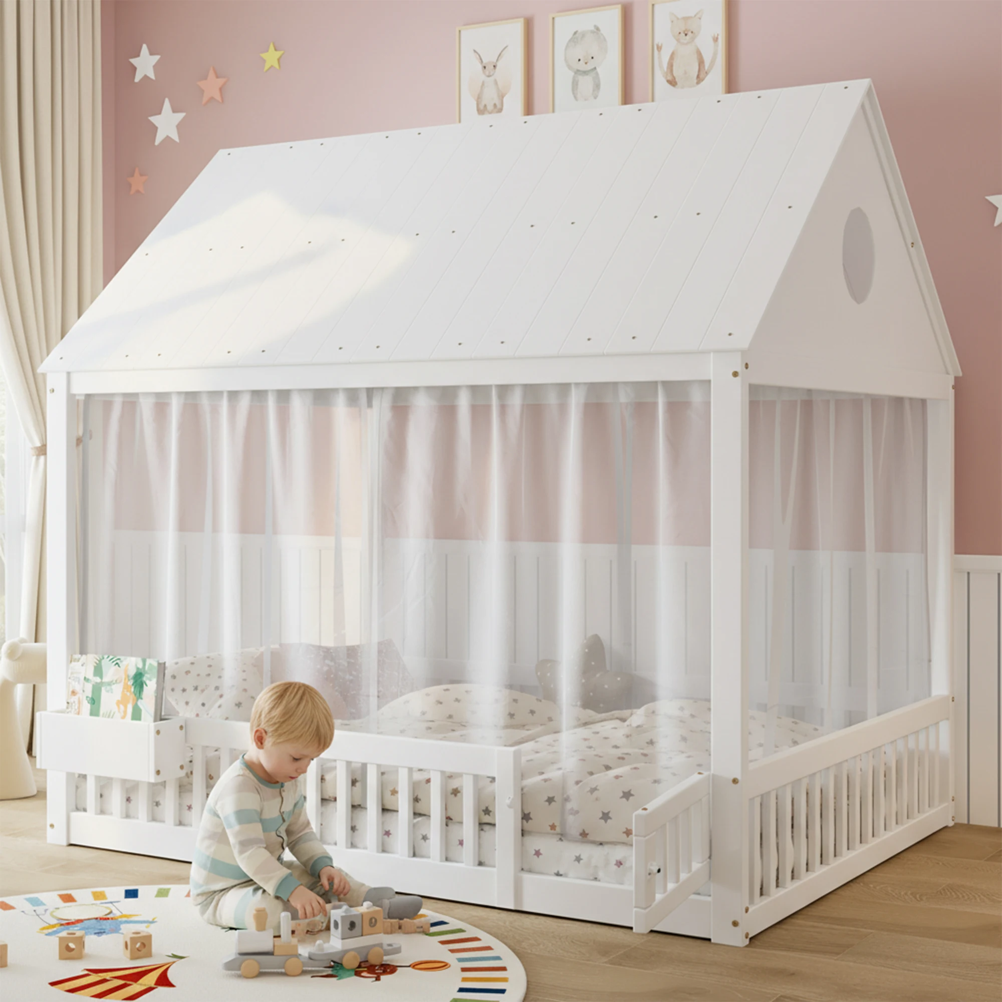 Letto Singolo, Letto Per Bambini, Delicati Dettagli Per Finestre E Tetto, Con Tende Decorative Bianche E Un Piccolo Contenitore 140X200Cm