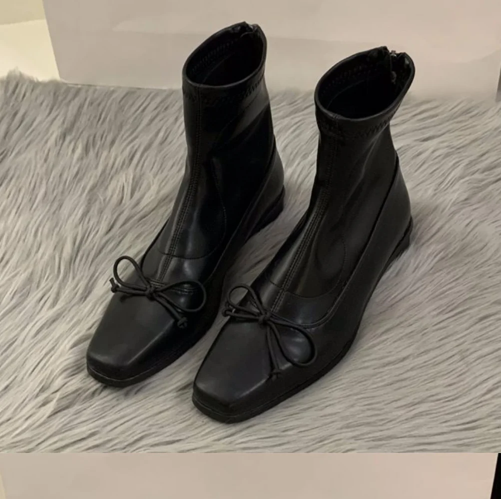 

Элегантные женские тонкие ботинки с бантом, осень-зима, новые ботильоны в стиле ретро с квадратным носком, модная резиновая уличная кожаная обувь с квадратной головкой