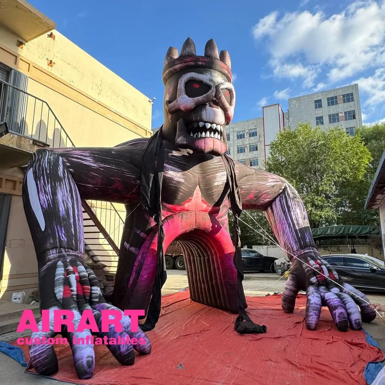 Decorazione del parco delle feste del canale 2024 del corpo del cranio gonfiabile animato del mostro di Halloween