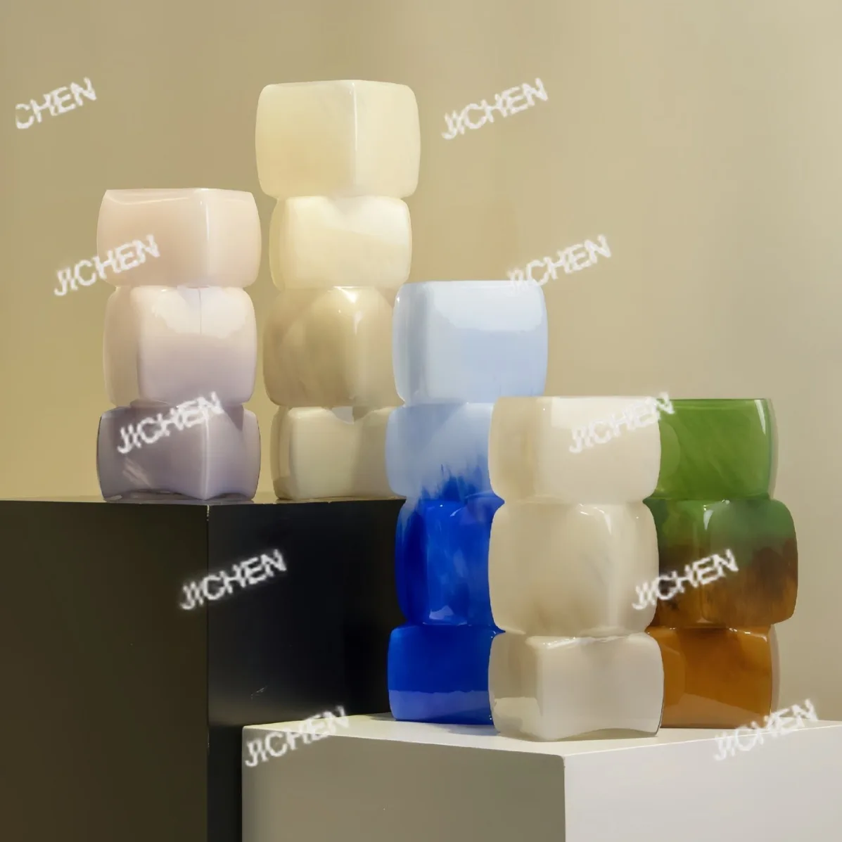 

Новая китайская стеклянная ваза в средневековом стиле, карамельного цвета с градиентом, квадратная, для создания изысканной атмосферы.