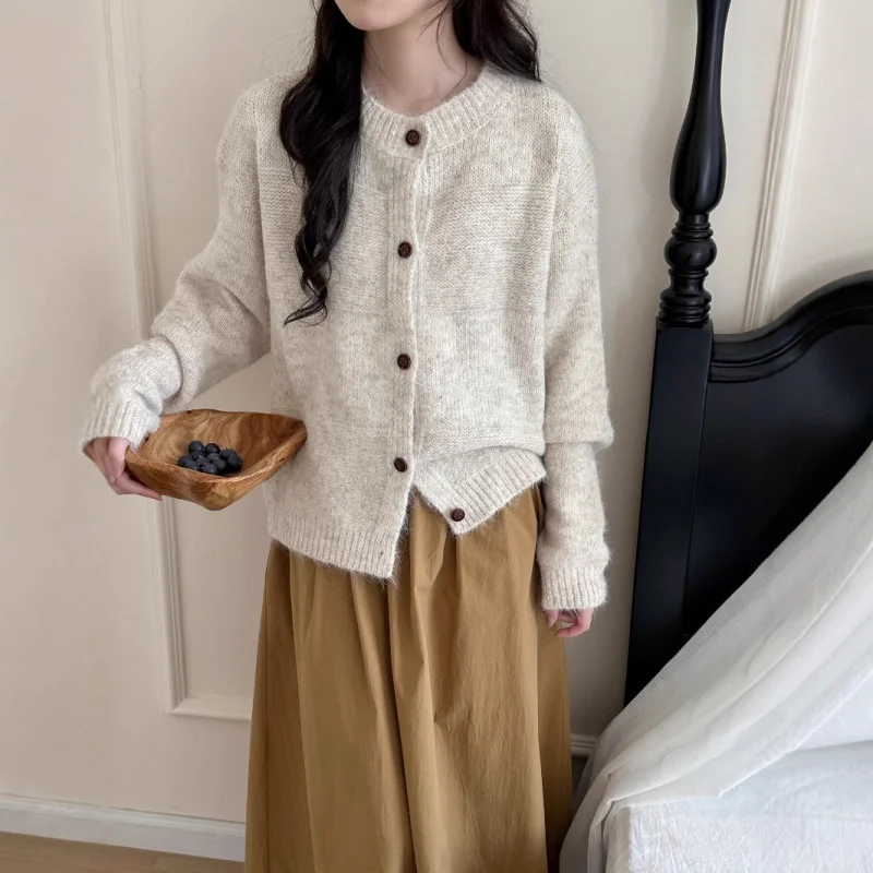 

Korean Style Gentle Round Neck Knitted Cardigan Sweater Women Single-Breasted Retro Soft Early Autumn Winter New Top Coat