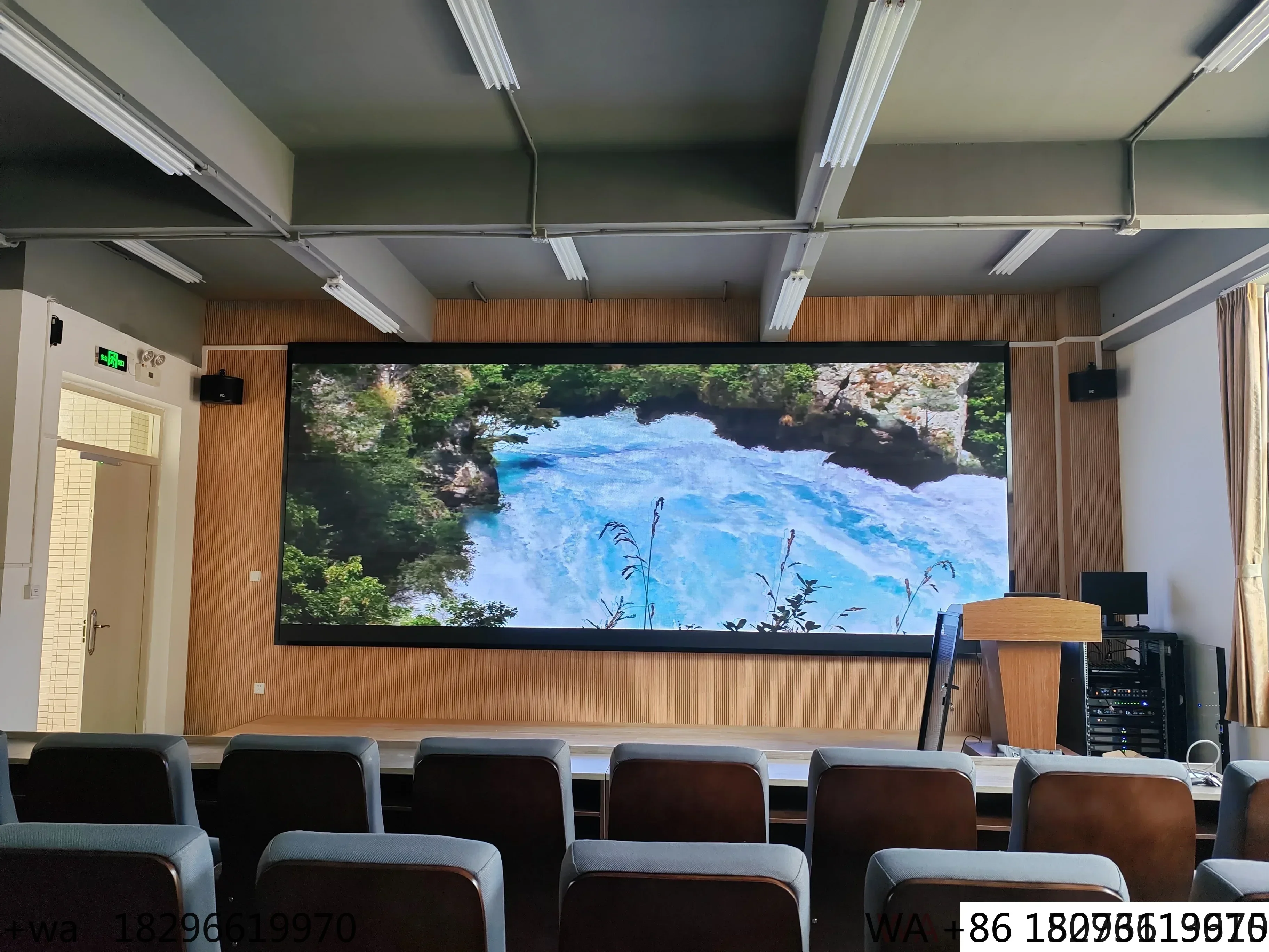 Indoor P1.2 Small Pitch LED Screen High Contrast Anti Blue Light for Conference Hall Splicing