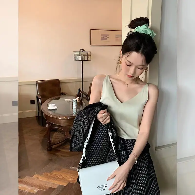 

Новинка: Шелковый топ-майка YUM STAR с V-образным вырезом и бретелями, корейский стиль, свободный крой