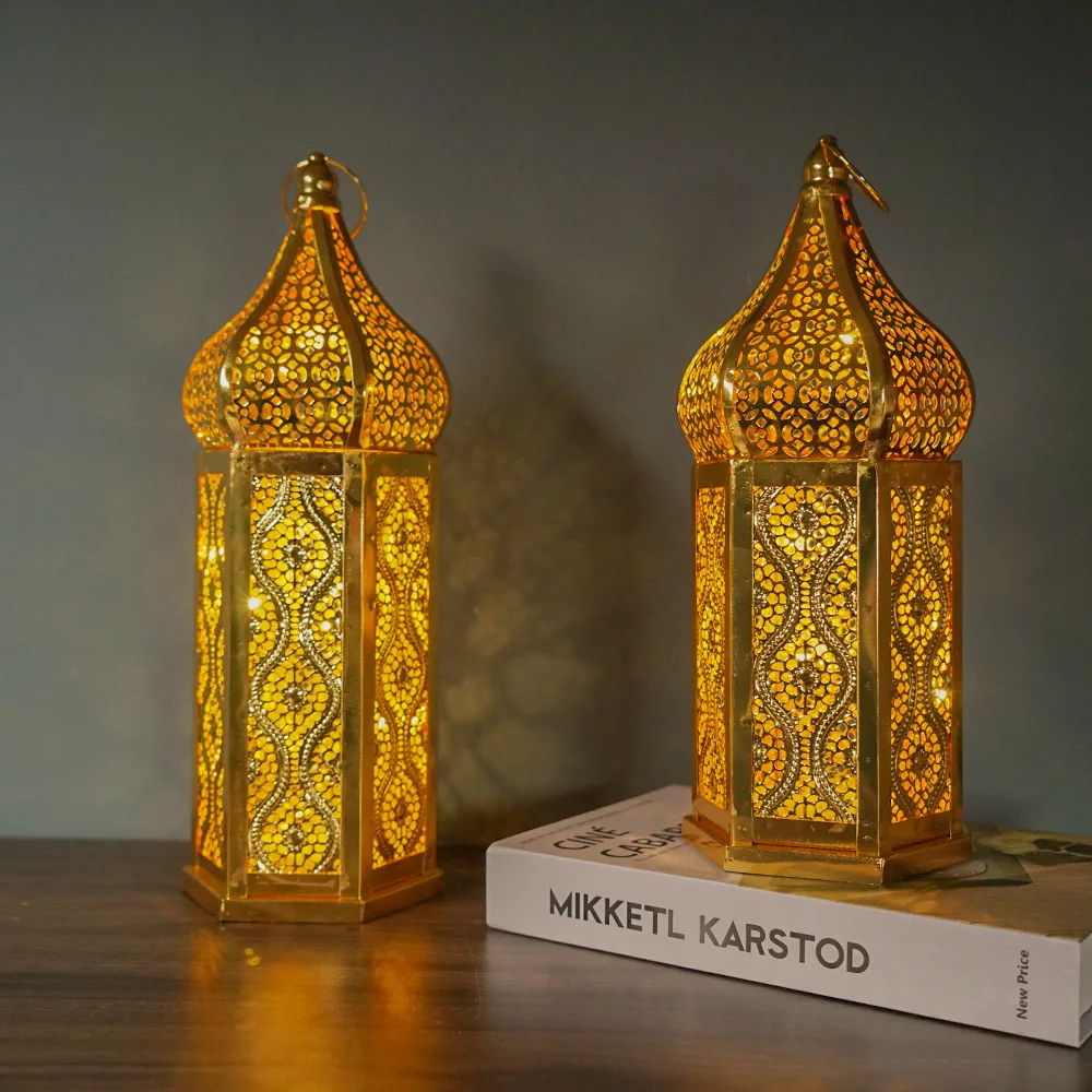 

1pc Luxury Gold Metal Wind Lamp Hollow LED Lantern for Middle East Ramadan Kareem Eid Mubarak Party Decoration Wedding Gifts