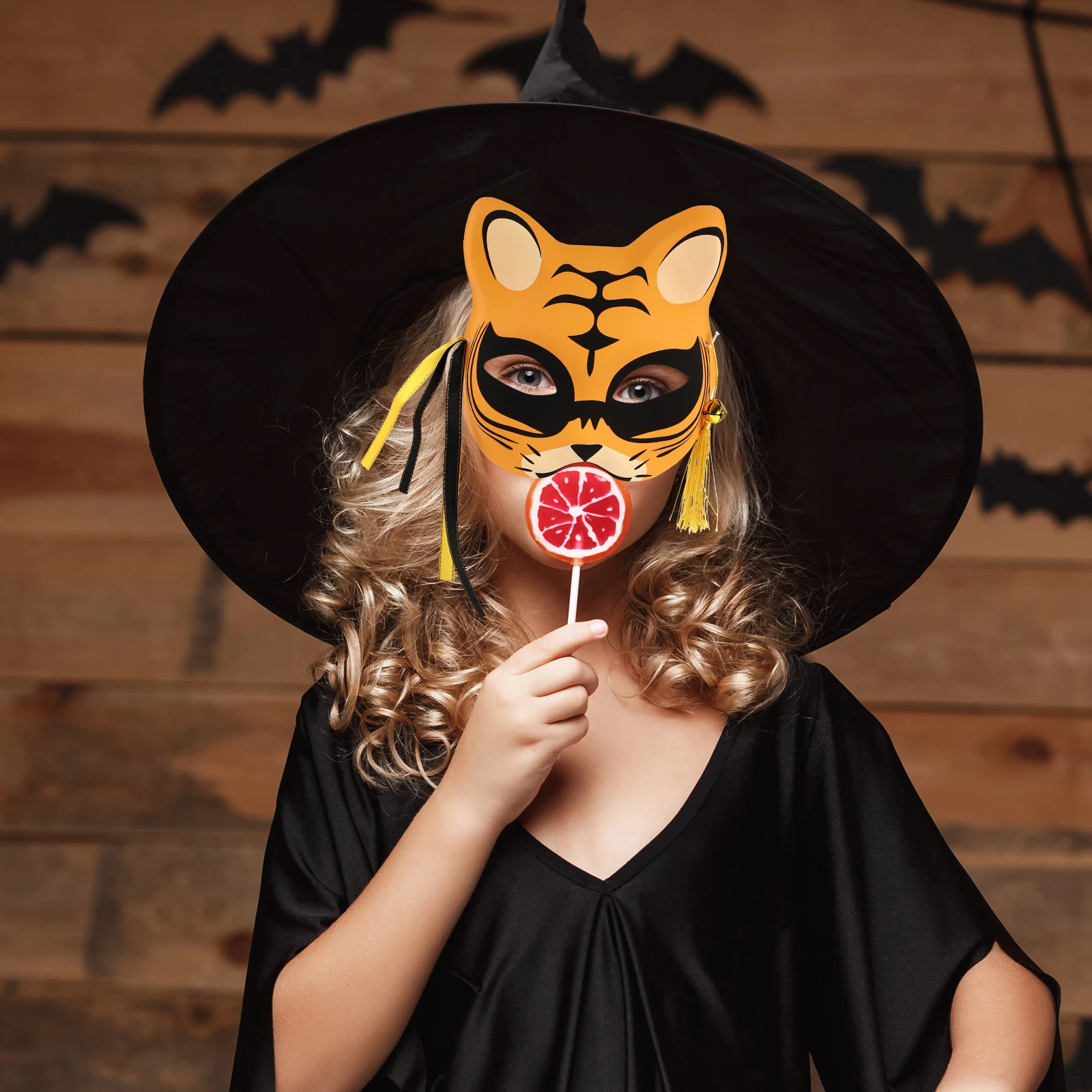 

Glowing Half Face Tiger Mask Plastic Luminous Cosplay Supply Halloween Party Accessory 2022 Striped Design Festive Toy