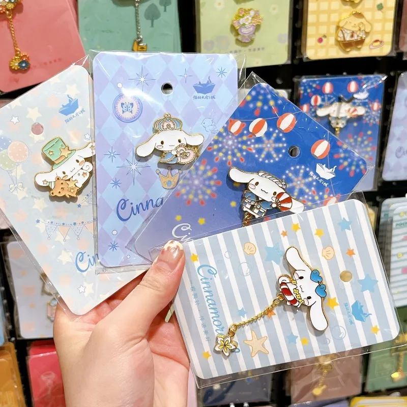Cinnamoroll 헬로 키티 애니메이션 Kawaii Sanrio Ins 패션 가방 펜던트 금속 체인 브로치 귀여운 마이 멜로디 학생 액세서리 완구