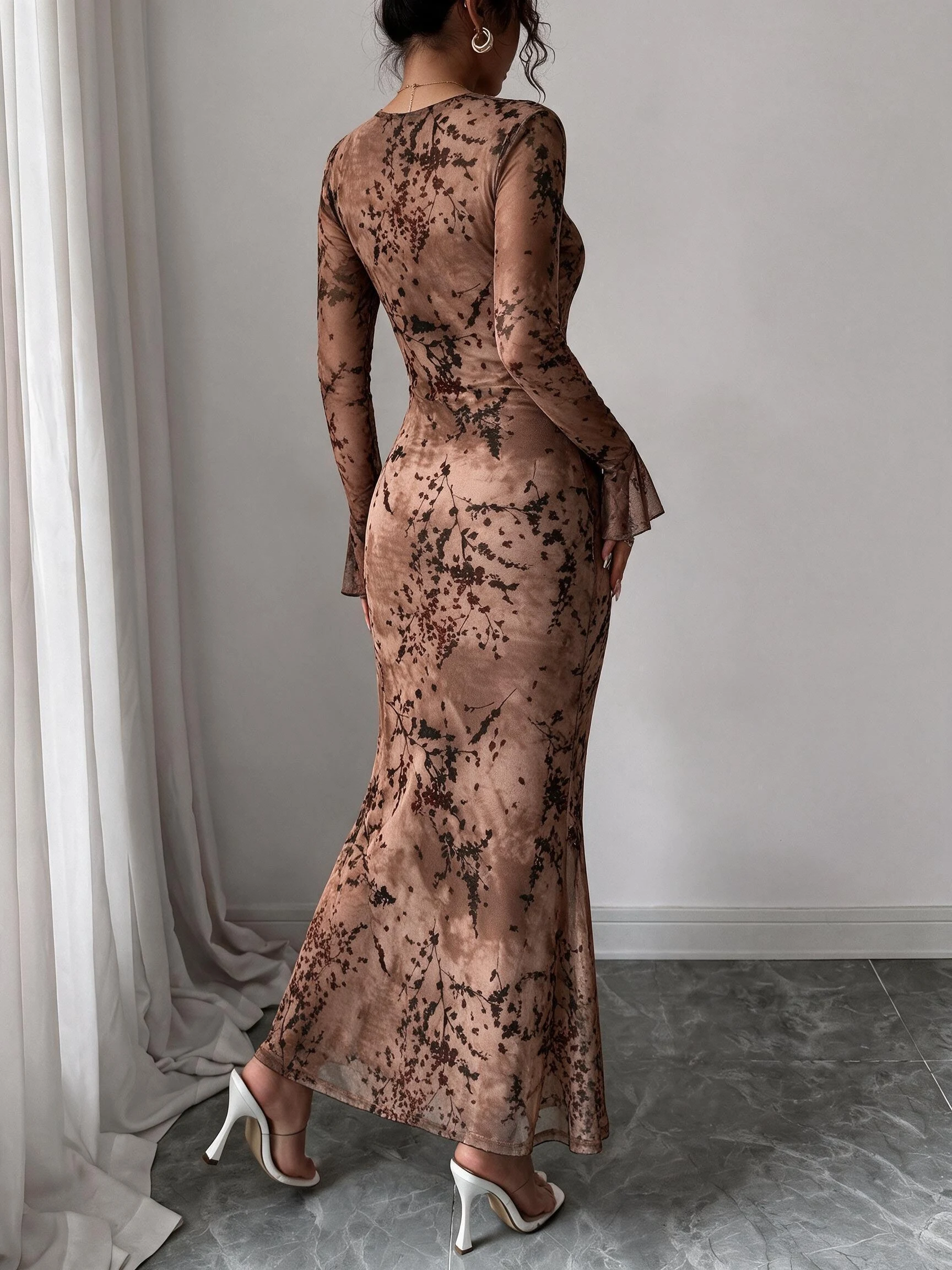 Damen Mesh Langarm Blumenmuster Maxikleid mit ausgestellten Ärmeln, figurbetontes Meerjungfrauenkleid, elegantes Abendkleid für Party und Clubwear. – Detail 4