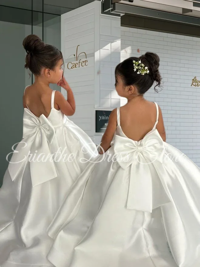 Semplice abito da ragazza di fiore in raso avorio per matrimonio gonfio senza maniche con fiocco Abito da ballo per prima comunione per festa di compleanno per bambini personalizzato