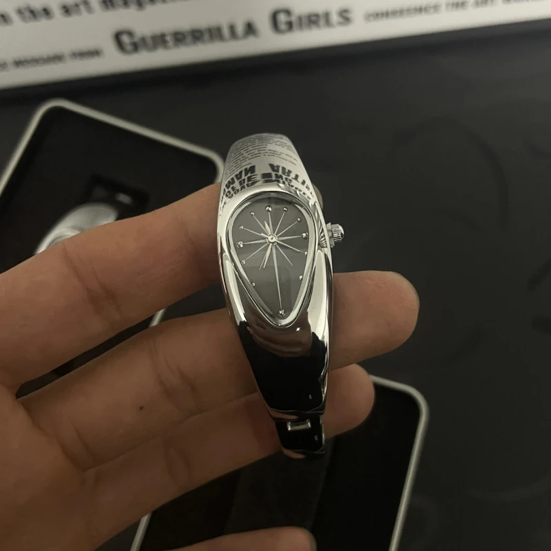 Men's Retro Fashion Personalized Medieval Bracelet Watch Quartz Watch