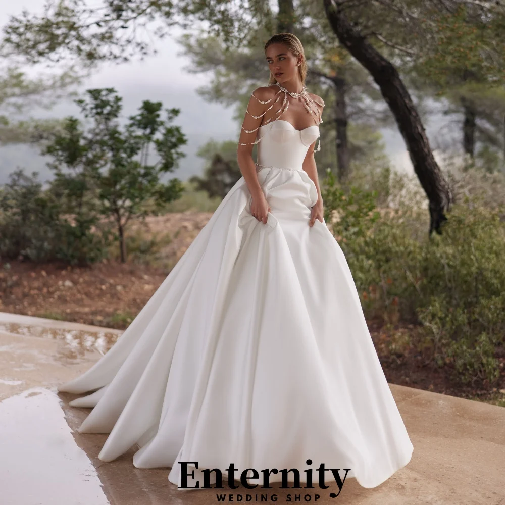 

Customized Exquisite Sleeveless Wedding Gown Charming Sweetheart Beading Bridal Dresses Lace Up Bridal Gown Vestidos De Noiva