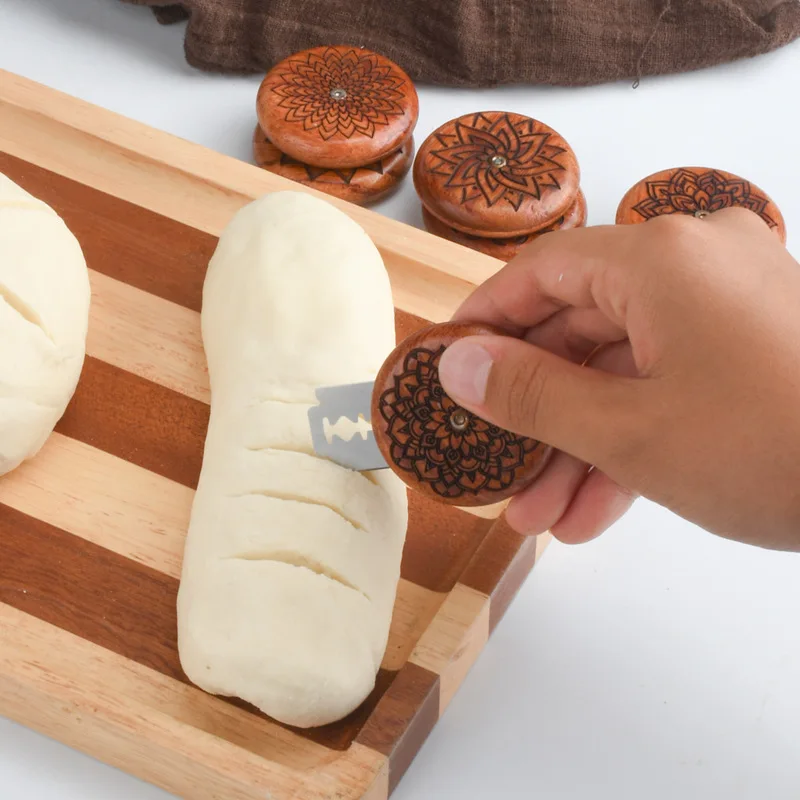 Bread Lame Cutter Wooden Sheath Bakers Lame Slashing Tool with 5 Razor Blades Sourdough Scoring Tool Baking Supplies