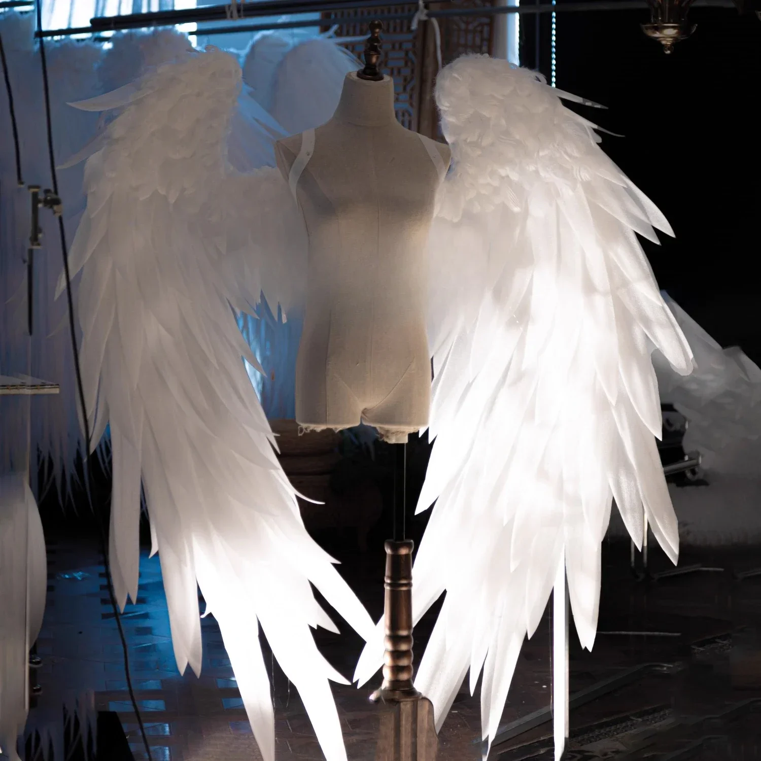 New White Large Wing Angel Wings Cosplay for Adults Feathered Wings Halloween Costumes Role Play Party Purim Carnival
