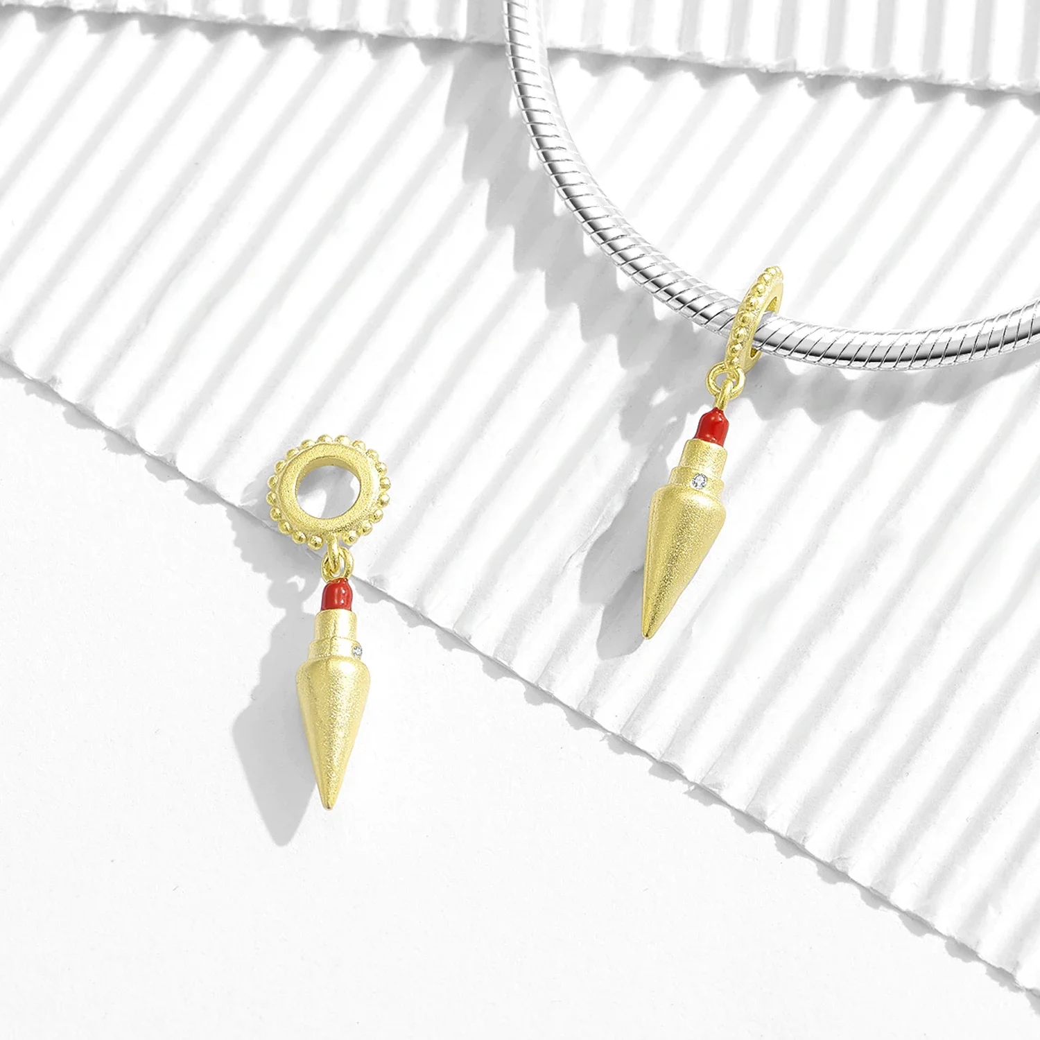 

KATAOKA Стерлингового Серебра 925, пескоструйная обработка, золотой макияж, редис, губная помада, кулон, подвеска, подходит для оригинального браслета, ювелирные изделия своими руками, Acce