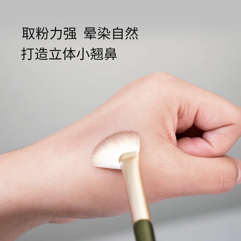نصف مروحة على شكل فرشاة ظلال الأنف المحمولة بزاوية الأنف الكنتوري الوجه فرشاة لمساحيق التجميل المحمولة يشكلون أحمر الخدود أدوات التجميل