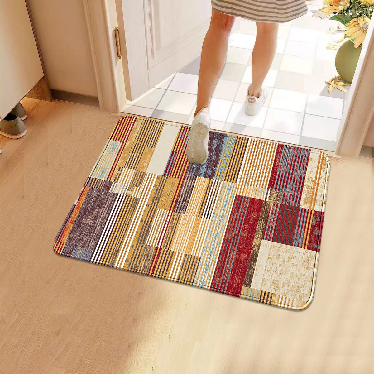 A Vintage Distressed Geometric Patchwork Entryway Rug with Vertical Stripes, American-Style Red-Brown Color-Blocking, Wear-Resistant, Non-Slip, Comfortable Foyer Mat