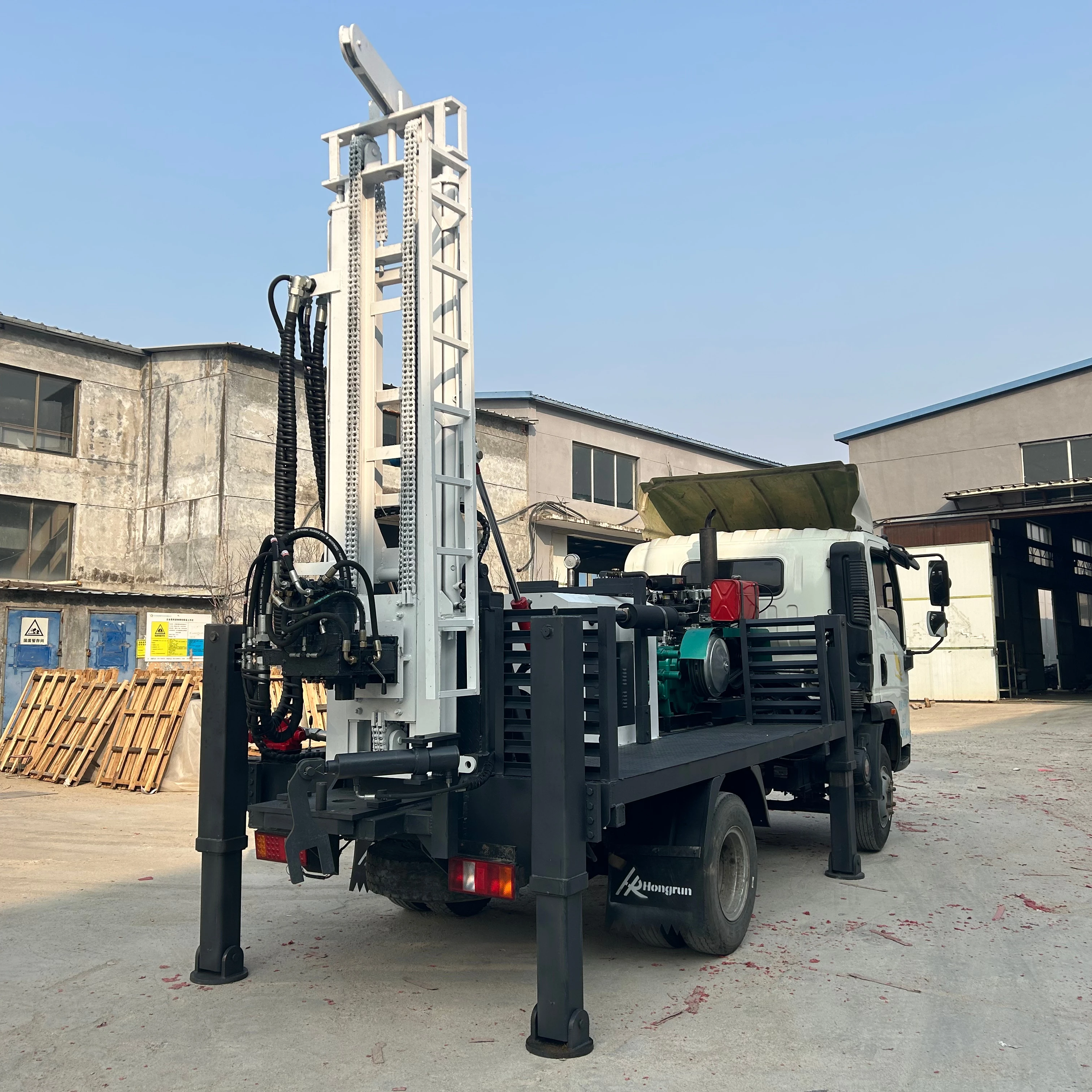 High-Torque Durable Energy-Saving Stable-Drilling Professional HRT--300 Water Well Drilling Rig