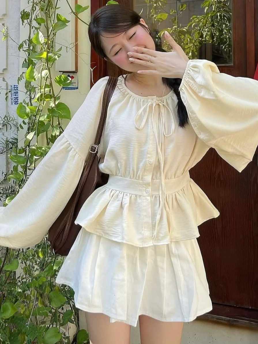 

Корейский топ с завязками на талии, эластичный, с круглым вырезом, приталенный, с плиссированным кружевным подолом, для женщин