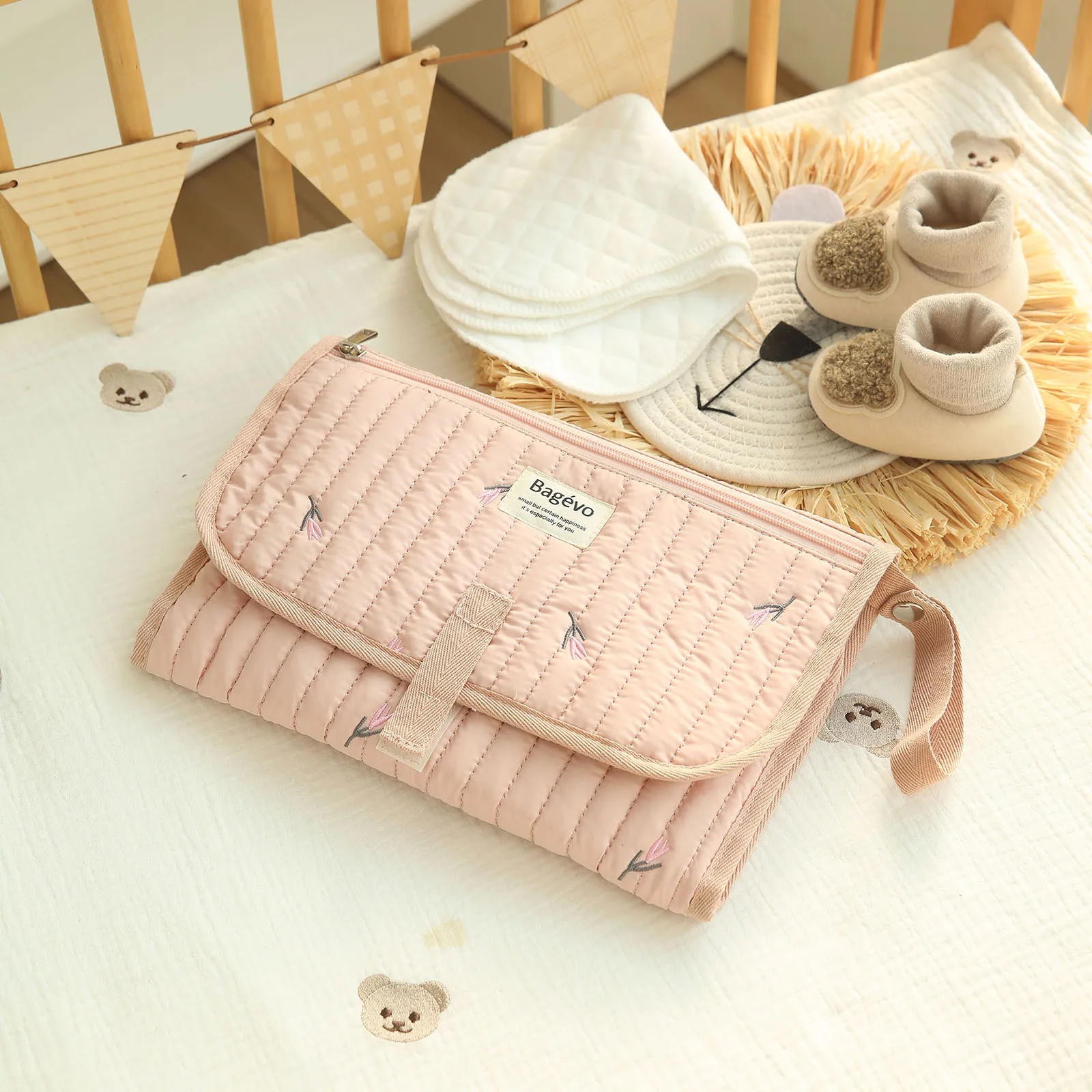 Baby Compact Diaper Changing Travel Bag with Wet Wipe Pocket Foldable Travel Diaper Mat Bag Easy-Clean Lightweight