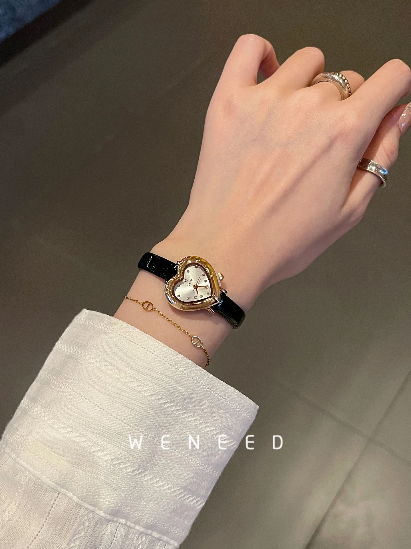 ساعة نسائية كلاسيكية ذات قرص صغير بتصميم فاخر على شكل قلب، ساعة بحزام جلدي رائعة ومدمجة، هدية مثالية للنساء. #5