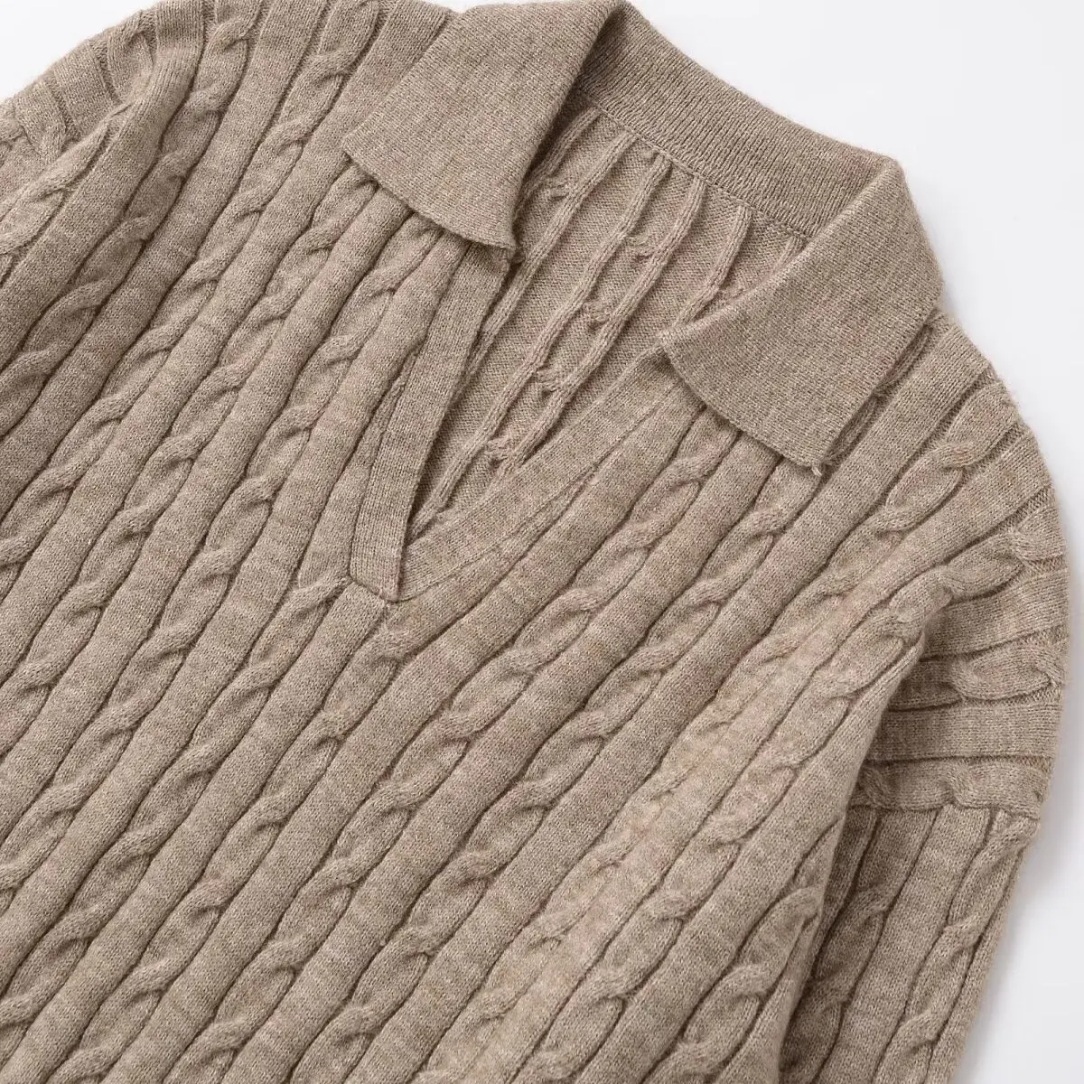 เสื้อสเวตเตอร์ถักไหมพรมแบบเรียบง่ายทันสมัย แขนยาว แปดเส้นใย สำหรับผู้หญิง ผลิตจากเส้นใยโพลีเอสเตอร์คุณภาพพรีเมียม คอปกพับได้...